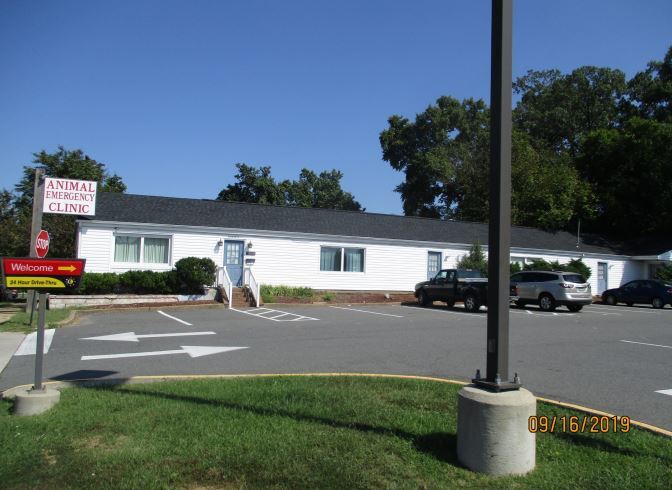 More Photos Of 1210 Snowden St, Fredericksburg Veterinarian Kennel For Lease