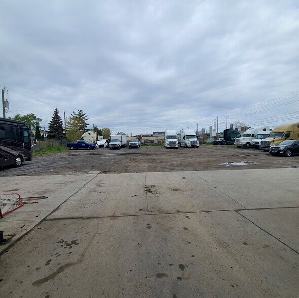 More Photos Of 1125 Crawford Av, Windsor Industrial For Sale