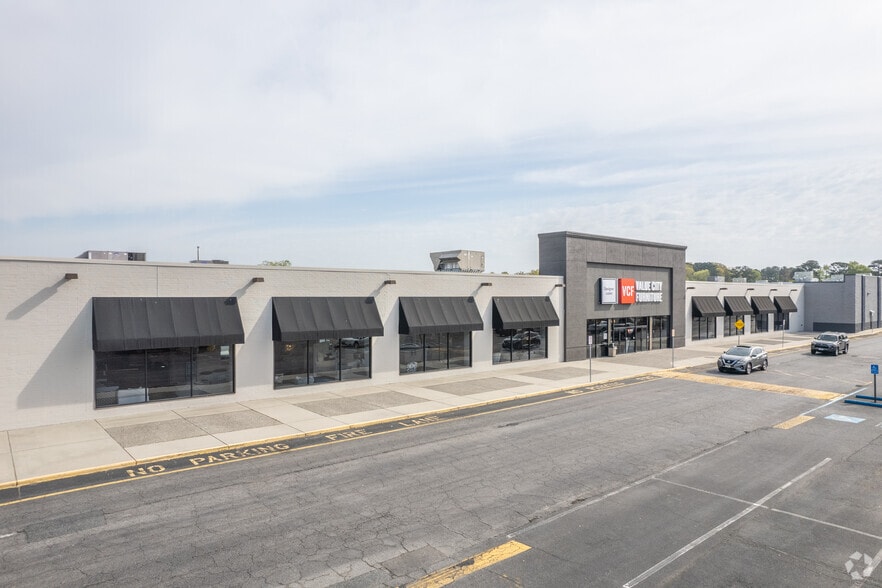 Primary Photo Of 2720 N Mall Dr, Virginia Beach Department Store For Lease