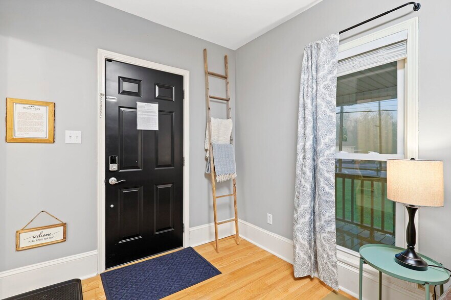 More Photos Of 100 S Railroad Ave, Damascus Apartments For Sale