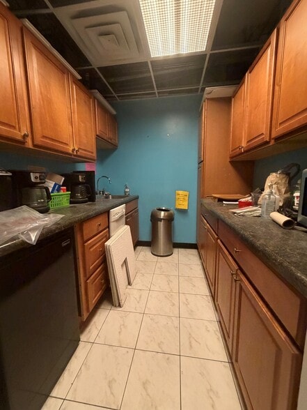 More Photos Of 7234 W North Ave, Elmwood Park Office Residential For Sale