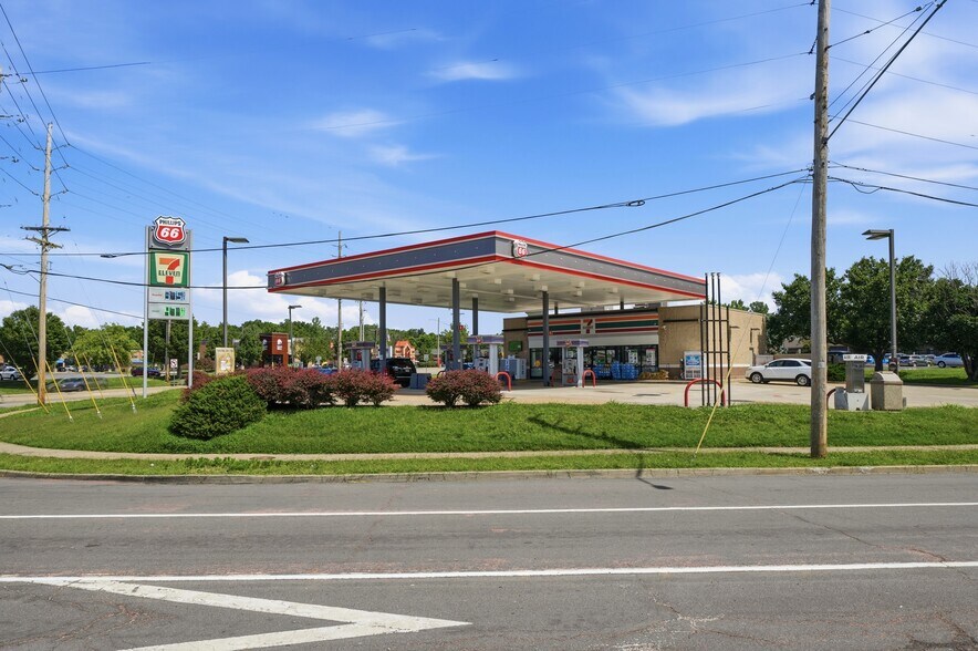 Primary Photo Of 13515 Big Bend Rd, Saint Louis Convenience Store For Sale