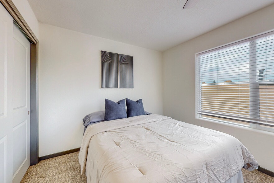 More Photos Of 615 Iron Ave SW, Albuquerque Apartments For Sale