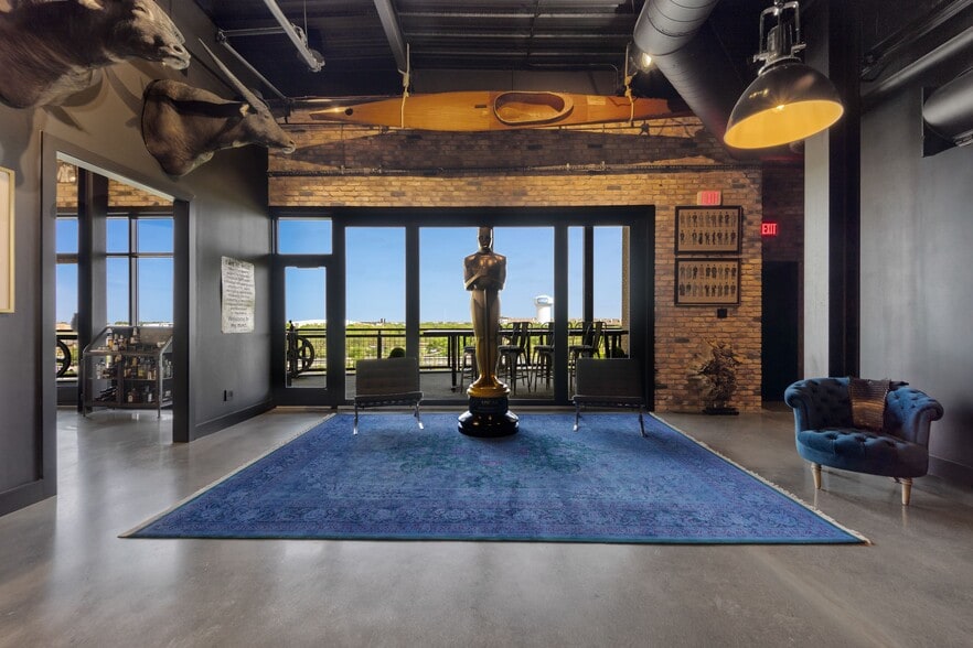 More Photos Of 4900 Arapaho Rd, Addison Office For Sale