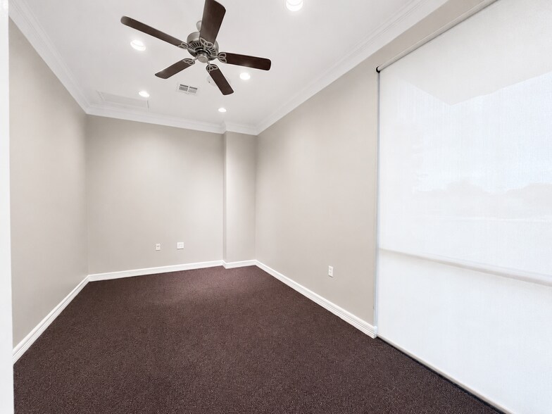 More Photos Of 3016 E Villa Maria Rd, Bryan Freestanding For Sale