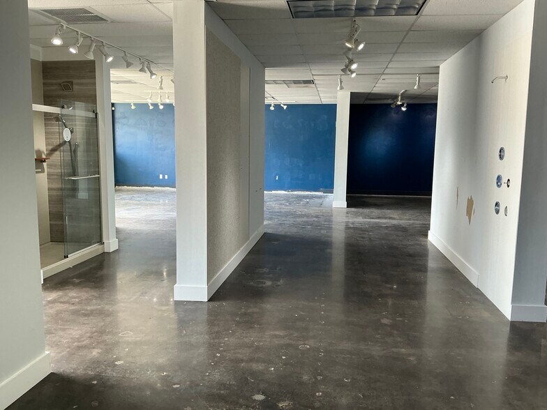 More Photos Of 3421 W Kennedy Blvd, Tampa Freestanding For Sale