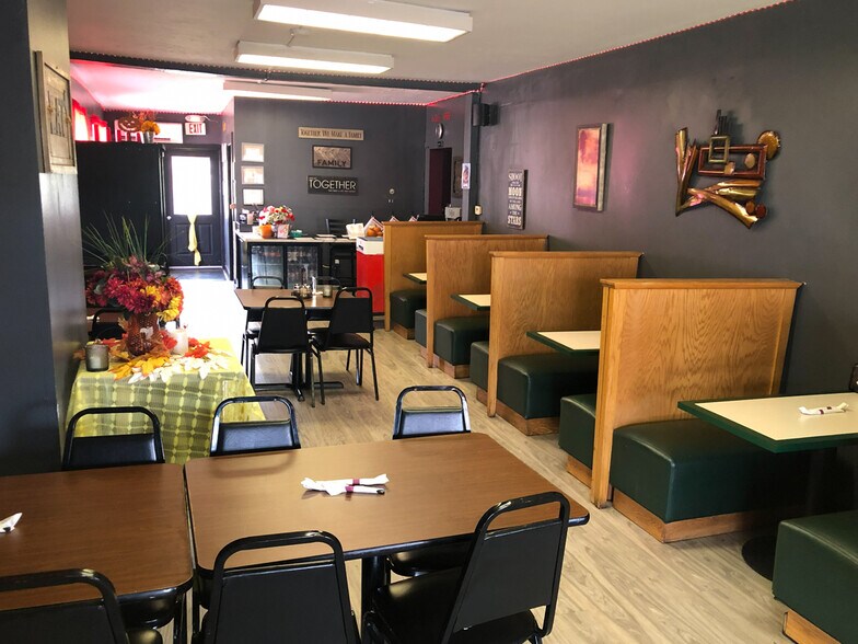 More Photos Of 452 E Cumberland St, Lebanon Freestanding For Lease