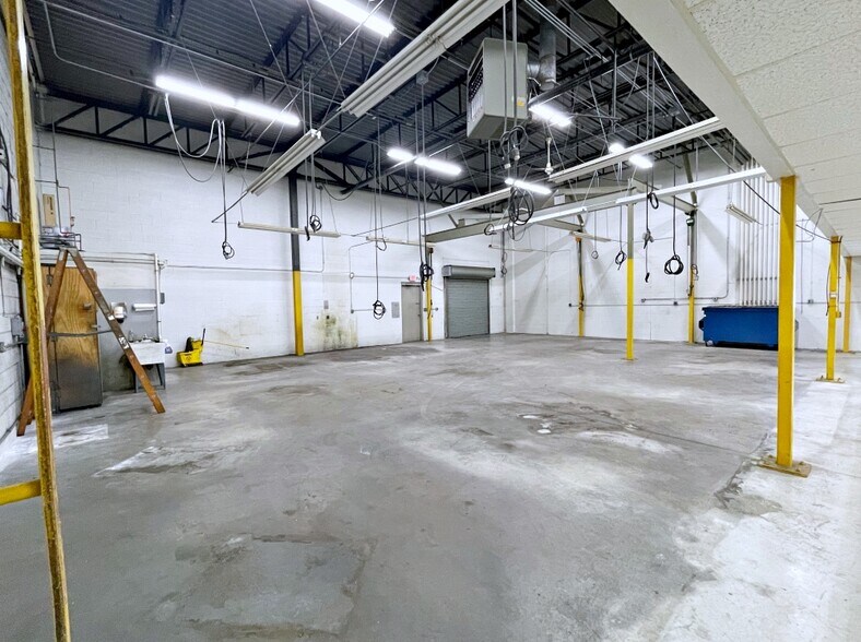Primary Photo Of 34 Sullivan Rd, North Billerica Warehouse For Sale