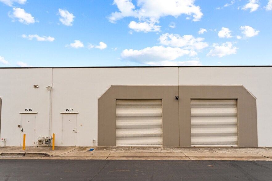 More Photos Of 2701-2715 Saturn St, Brea Light Distribution For Sale