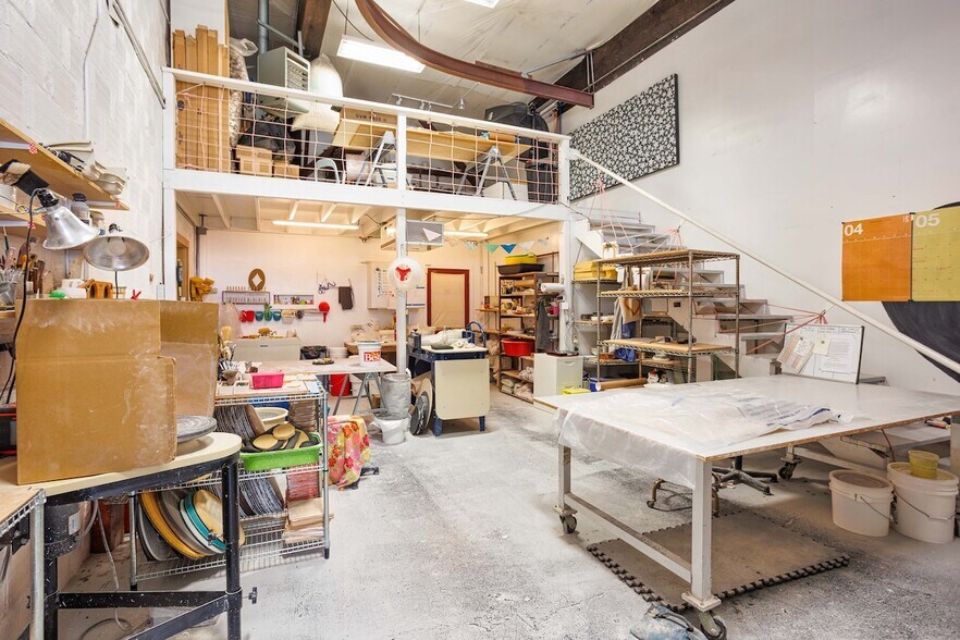 More Photos Of 3425 SE Yamhill St, Portland Loft Creative Space For Sale