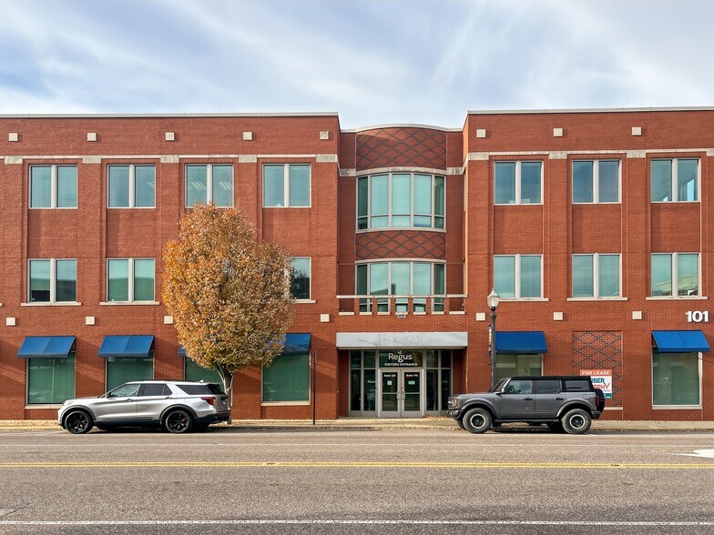 More Photos Of 101 W Vandalia St, Edwardsville Coworking Space