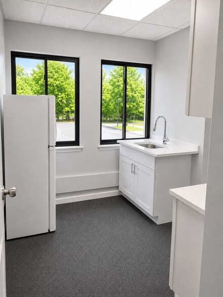 More Photos Of 5-15 Sicomac Rd, North Haledon Storefront Retail Office For Lease