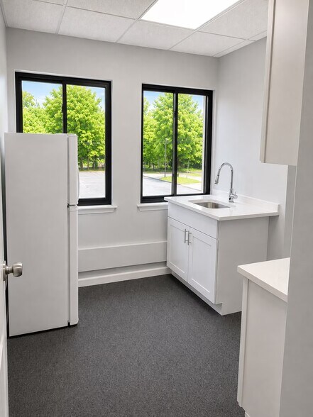More Photos Of 5-15 Sicomac Rd, North Haledon Storefront Retail Office For Lease
