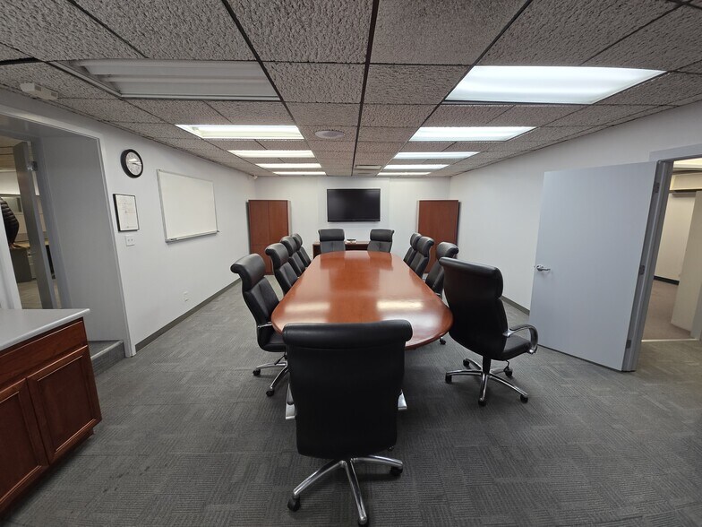 More Photos Of 321 5th St, Hollister Office For Lease