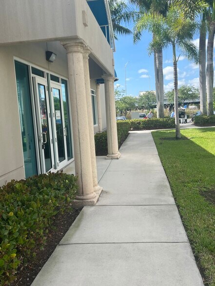 More Photos Of 2830 W State Road 84, Fort Lauderdale Flex For Sale