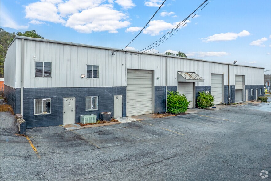 More Photos Of 6275 Highway 85, Riverdale Unknown For Lease