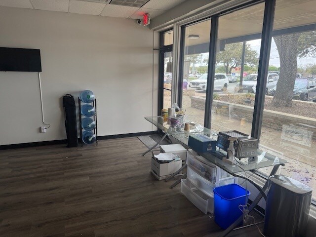 More Photos Of 5901-6113 Burnet Rd, Austin Storefront For Lease