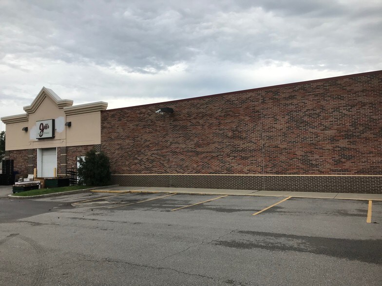 More Photos Of 35-44 Kristian St, Sandusky General Retail For Lease