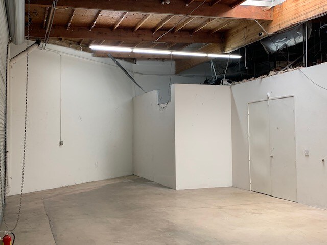 More Photos Of 23461 Ridge Route Dr, Laguna Hills Unknown For Lease