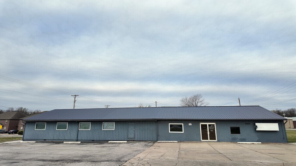 Primary Photo Of 5467 N Main St, Joplin Freestanding For Sale
