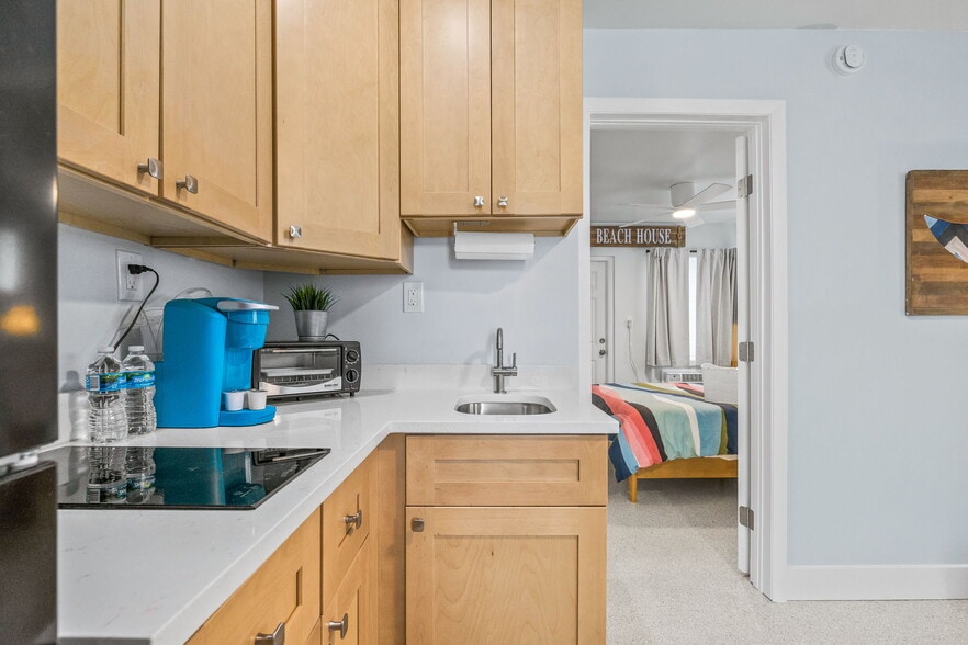 More Photos Of 12100 Gulf Blvd, Treasure Island Hotel For Sale