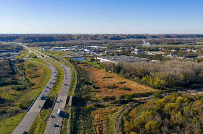 More Photos Of 2415 3rd Ave, Mankato Distribution For Lease