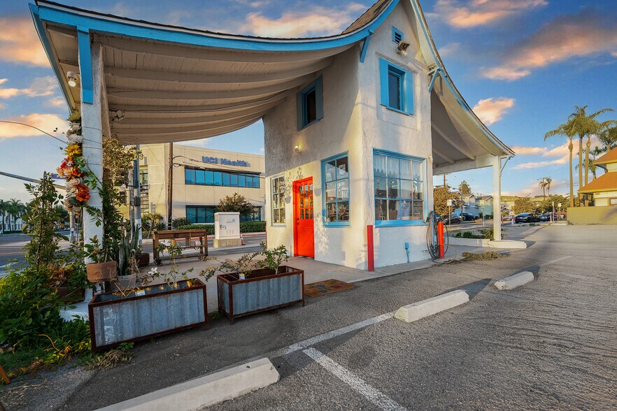 More Photos Of 305 S Main St, Orange Land For Lease