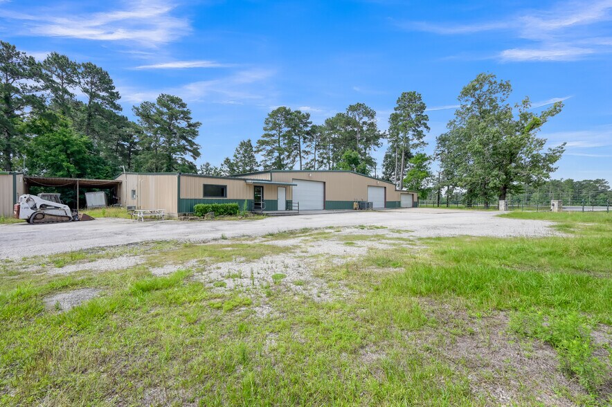 More Photos Of 2745 Interstate 45 S, New Waverly Manufacturing For Sale