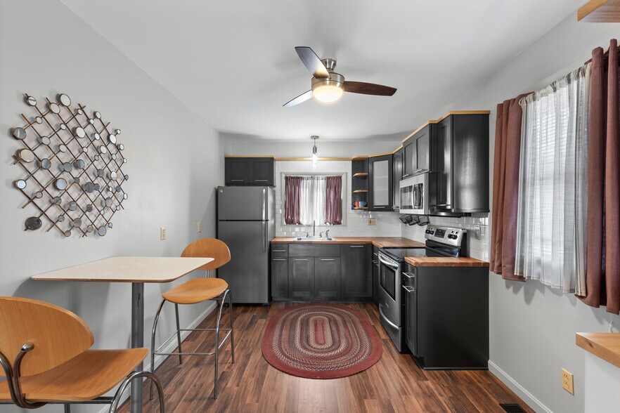 More Photos Of 900 Main St, Wellsburg Specialty For Sale