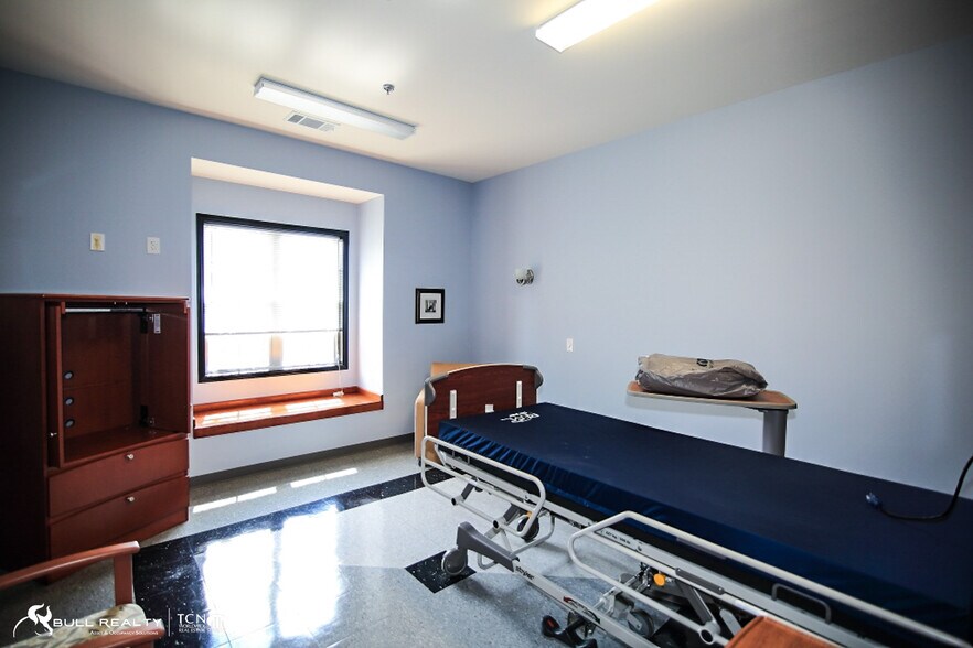 More Photos Of 22 Madras Pky, Newnan Healthcare For Lease