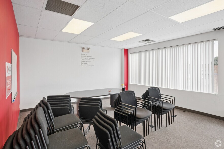 More Photos Of 4425 W 63rd St, Chicago Office For Lease