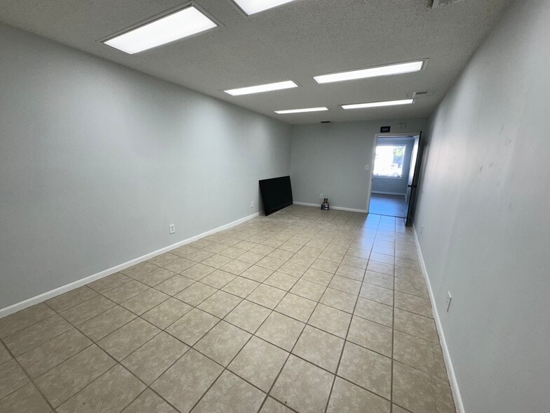 More Photos Of 54 9th St, Atlantic Beach Flex For Lease