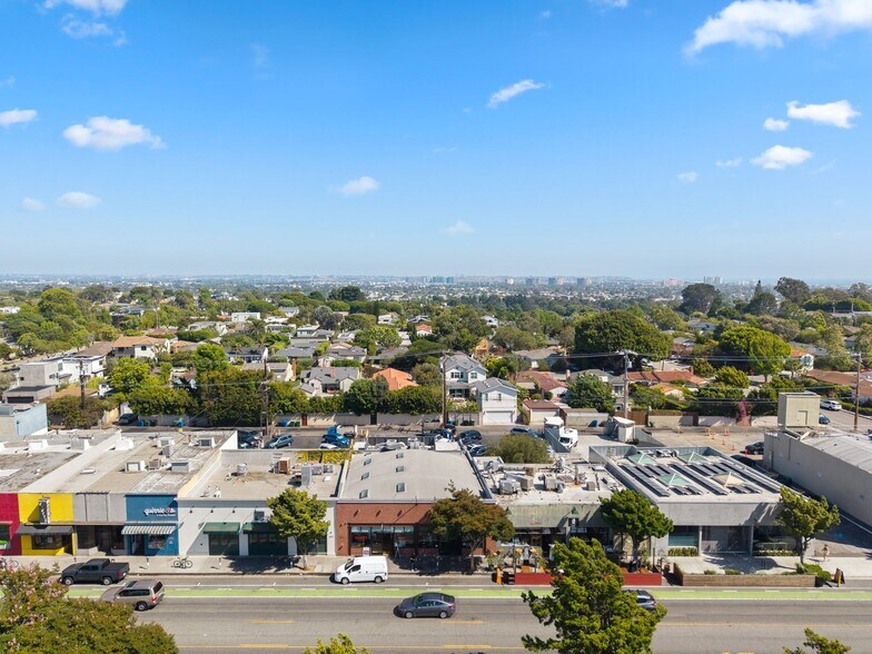 More Photos Of 1618 Ocean Park Blvd, Santa Monica Restaurant For Sale