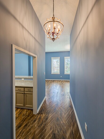 More Photos Of 114 N Patterson, Valdosta Storefront Retail Office For Sale