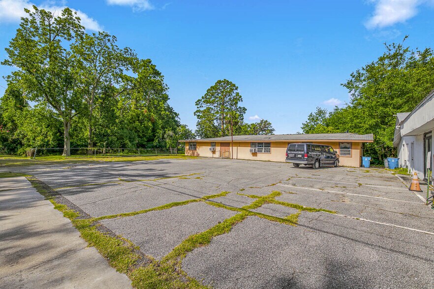 More Photos Of 2625 Reynolds St, Brunswick Flex For Sale