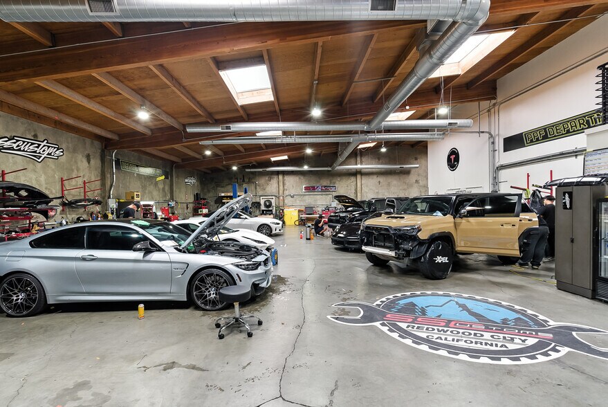 More Photos Of 1500 Industrial Way, Redwood City Manufacturing For Lease