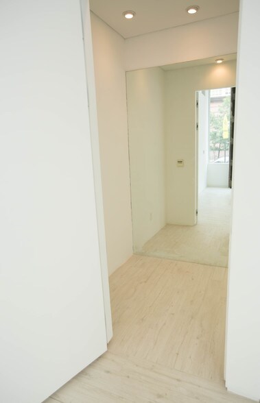 More Photos Of 38 Orchard St, New York Apartments For Lease