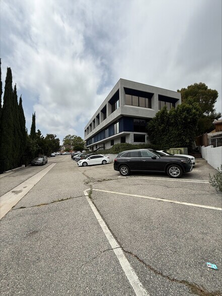 Primary Photo Of 2540 Foothill Blvd, La Crescenta Office For Lease