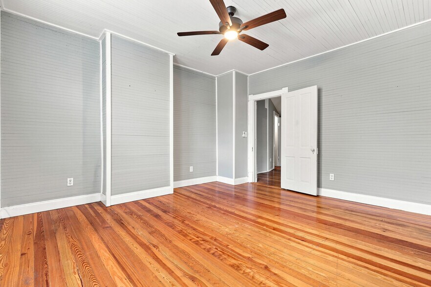 More Photos Of 339 W Main St, Easley Office For Sale