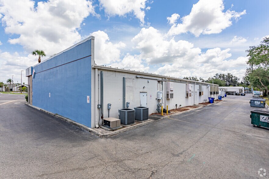 More Photos Of 8595 College Pky, Fort Myers Storefront For Lease