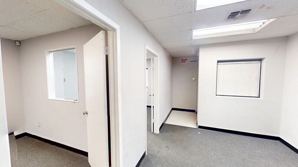 More Photos Of 4219-4227 Gatecrest, San Antonio Service For Lease