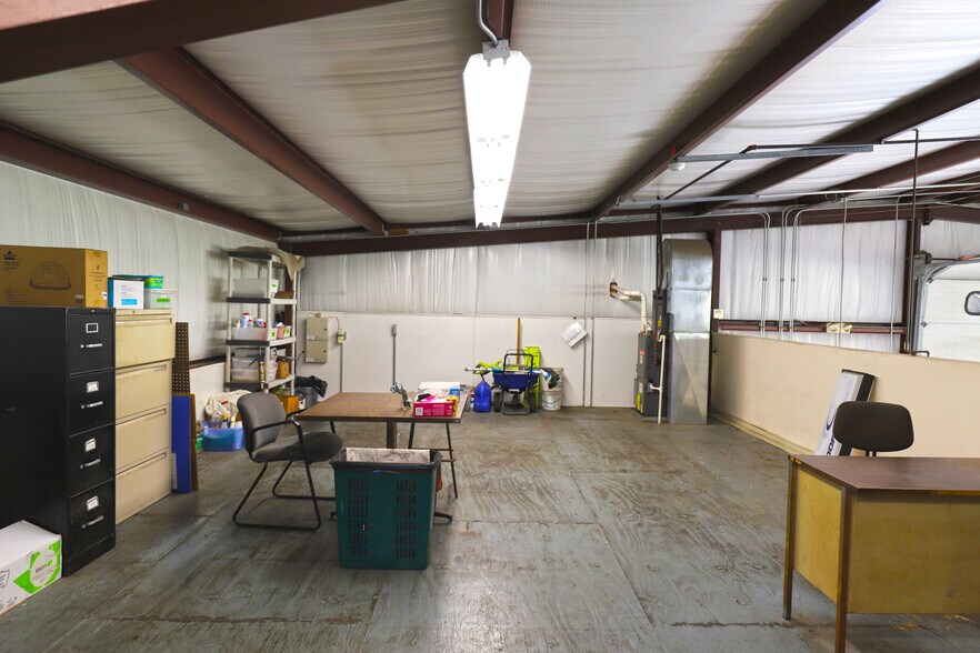 More Photos Of 606 MacArthur Blvd, Pocasset Industrial For Sale
