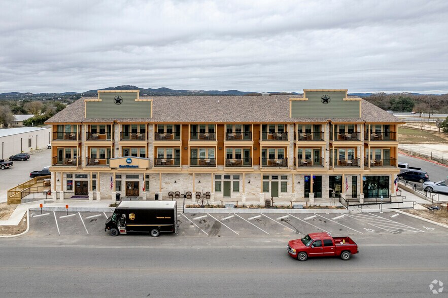 More Photos Of 711 Main St, Bandera Hotel For Sale