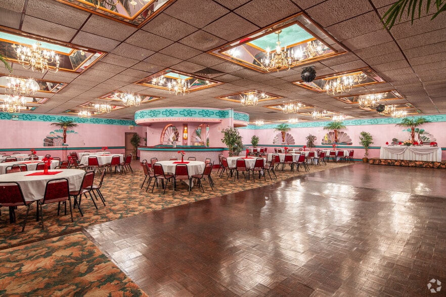 More Photos Of 6071 S Archer Ave, Chicago Restaurant For Sale