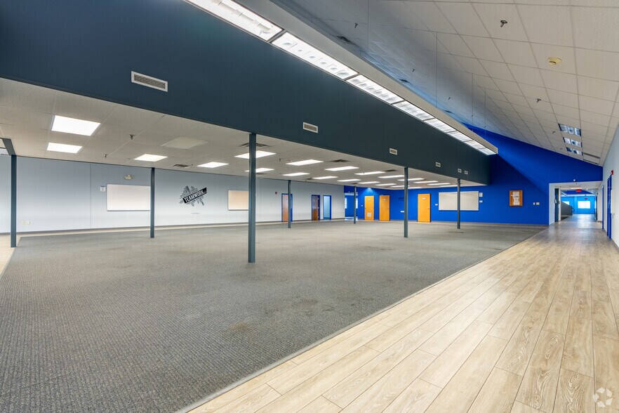 More Photos Of 3839 Forest Hill Irene Rd, Memphis Office For Lease