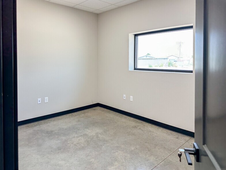 More Photos Of 7115 N County Road 1294, Midland Industrial For Sale