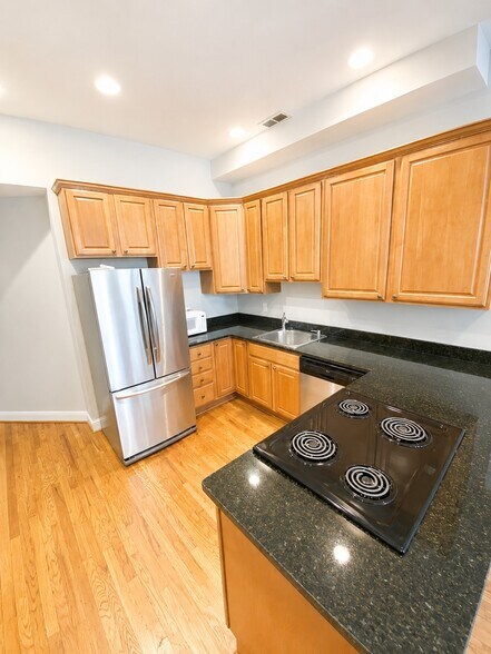 More Photos Of 1911 8th St NW, Washington Apartments For Sale