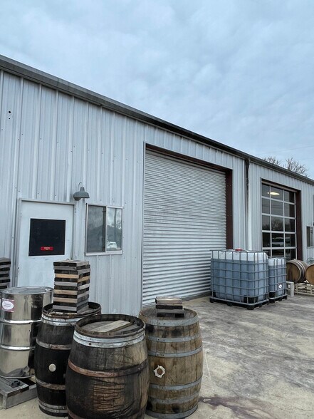 More Photos Of 18281 FM 150 W, Driftwood Warehouse For Lease
