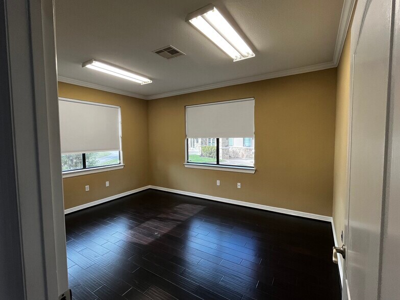 More Photos Of 4502 Riverstone Blvd, Missouri City Medical For Lease