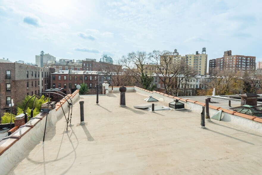 More Photos Of 324 Park Pl, Brooklyn Apartments For Sale